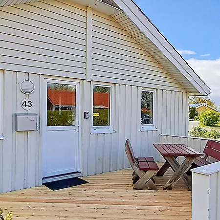 Ferienhaus Four-bedroom Holiday In 6 *